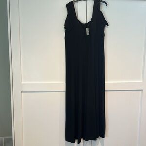 R&M Richards Black Gown